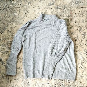 Gray crew neck knit sweater